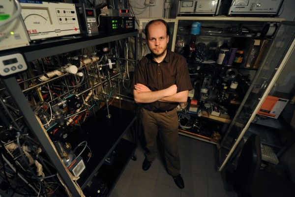 Photo gallery - category: Research - Dr. Marcin Gronowski in the astrochemical laboratory of the Institute of Physical Chemistry of the Polish Academy of Sciences in Warsaw.